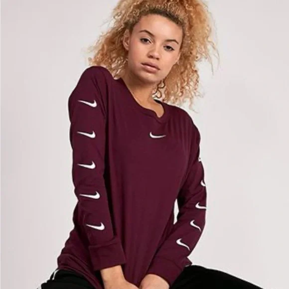 Nike Black Swoosh Long Sleeve - Picture 3 of 3